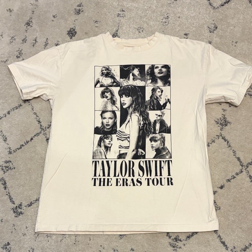 Taylor Swift Eras Tour Merch T-shirt size S
